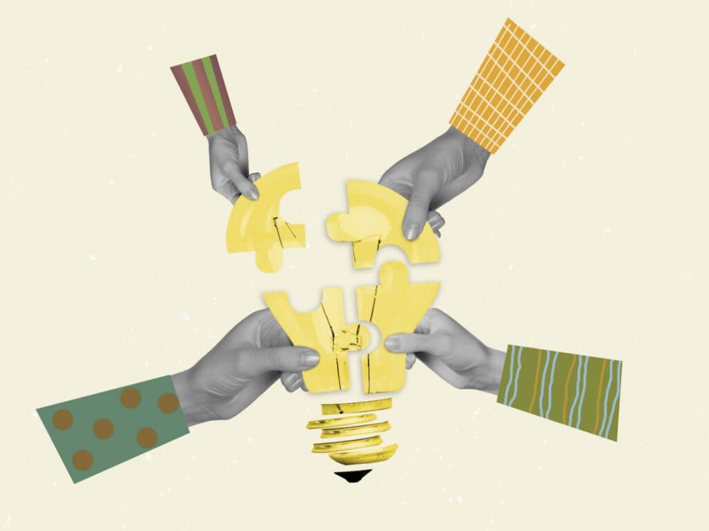 Interactive learning design with puzzle pieces forming a lightbulb.